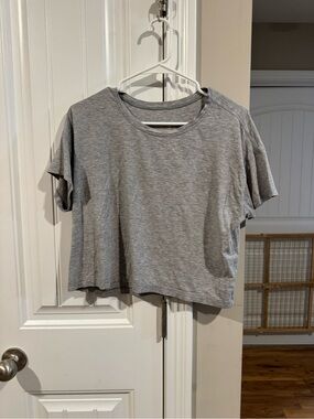 Lululemon Cates Tee Medium Heathered Grey
